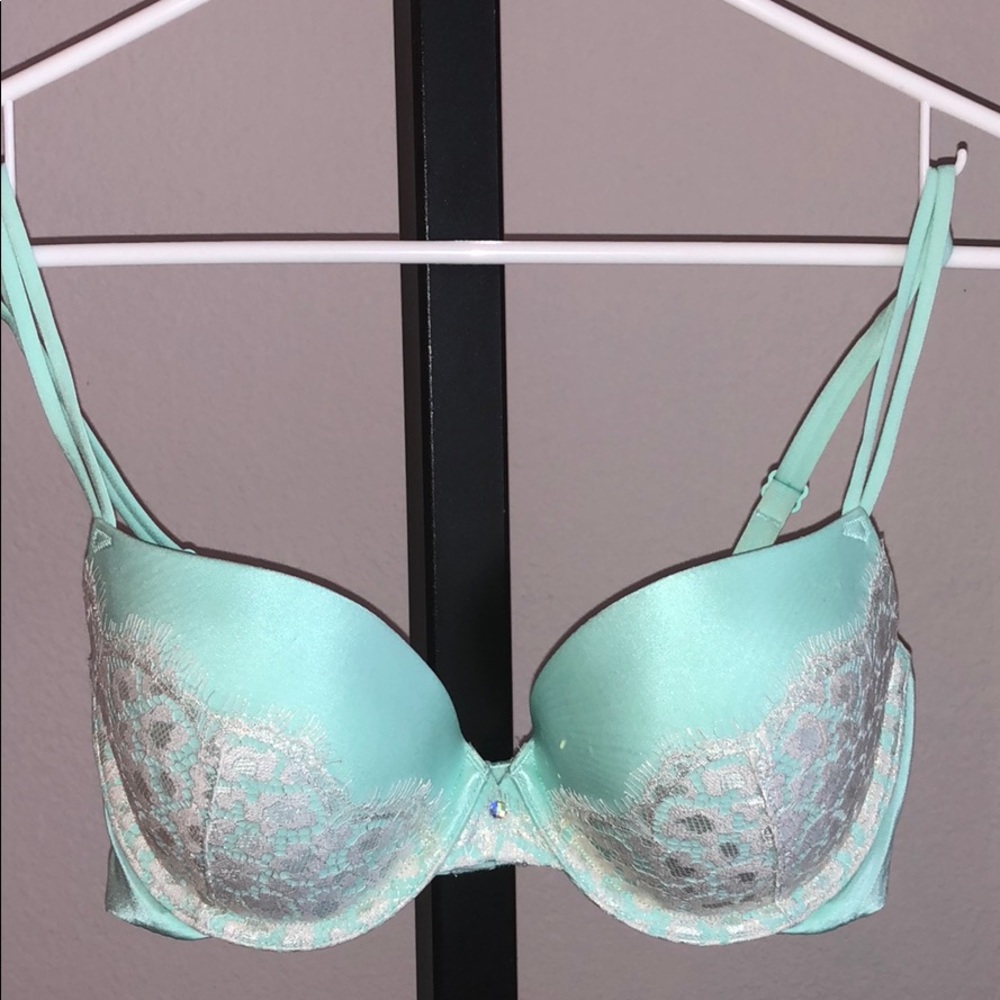 Victoria’s Secret Very Sexy Bra-never worn